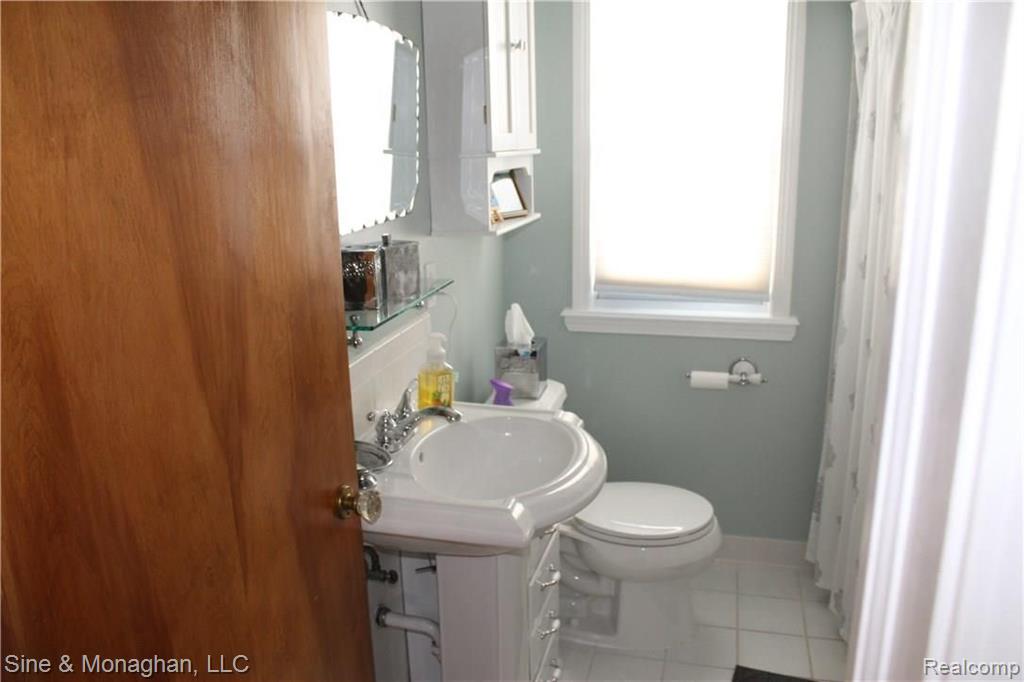 2981 Wakefield Road Berkley, MI 48072 - Photo 33 of 64