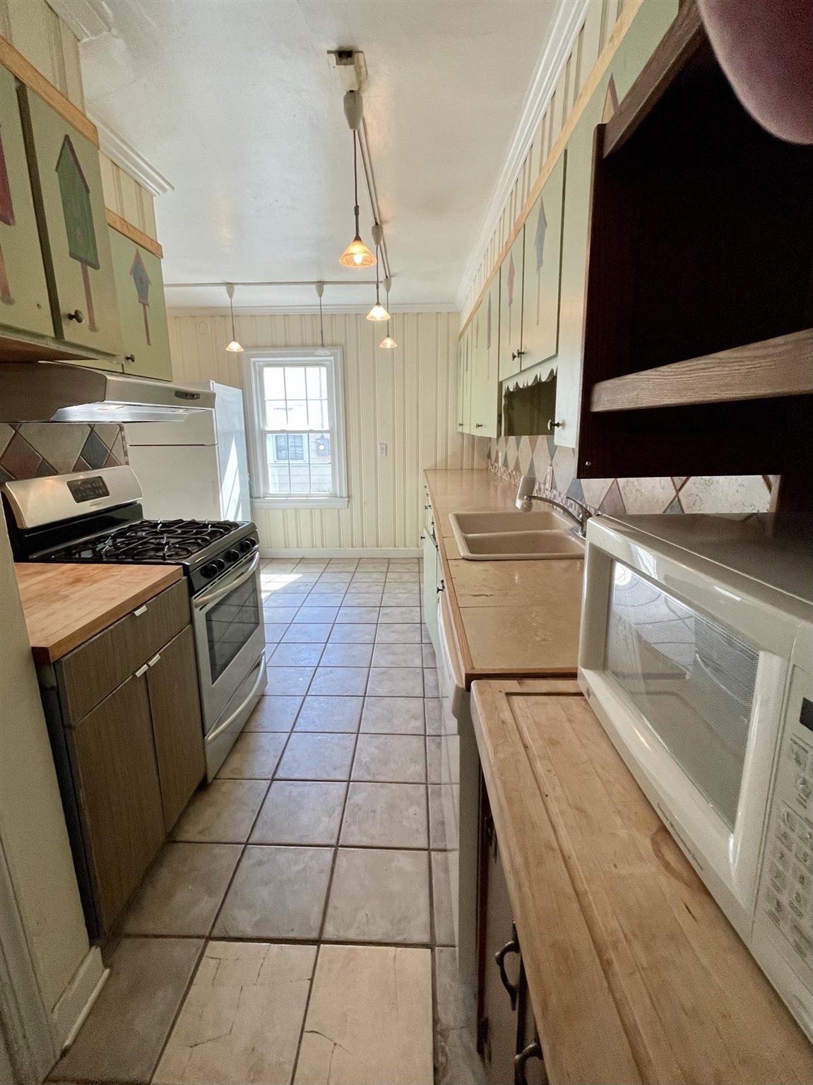 336 East Rockingham Street Elkton, VA 22827 - Photo 7 of 20 Gallery Image 7
