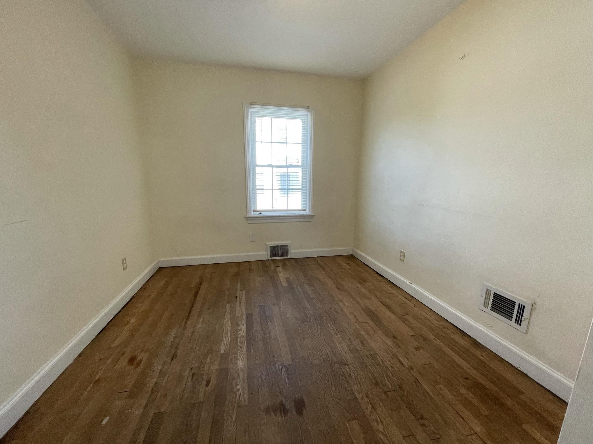 336 East Rockingham Street Elkton, VA 22827 - Photo 8 of 20 Gallery Image 8