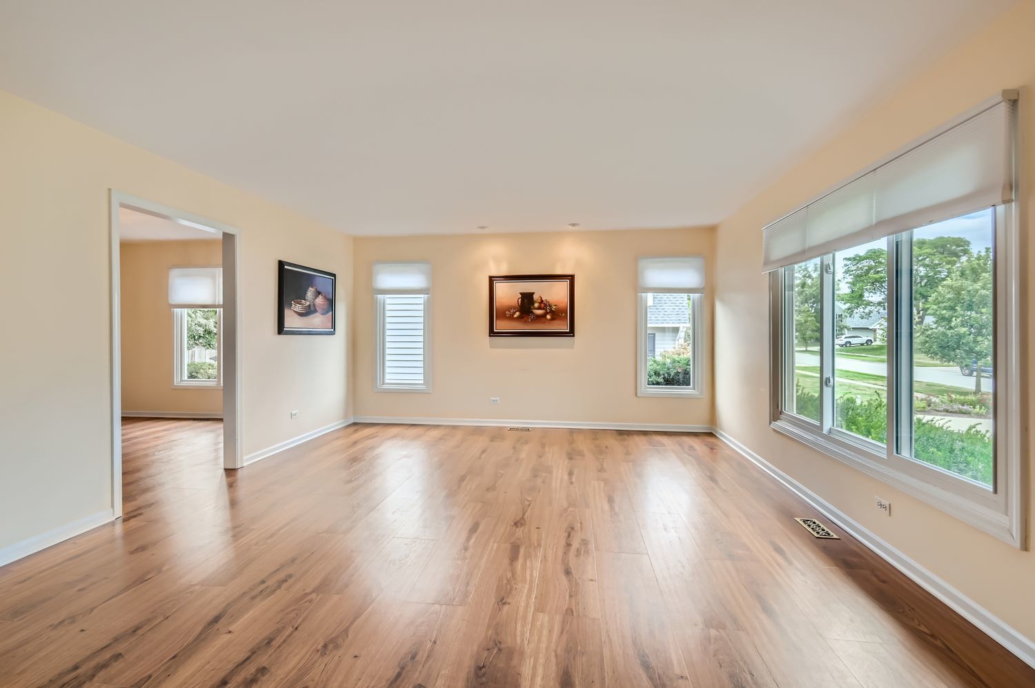 2S170 Stratford Road Glen Ellyn, IL 60137 - Photo 4 of 14