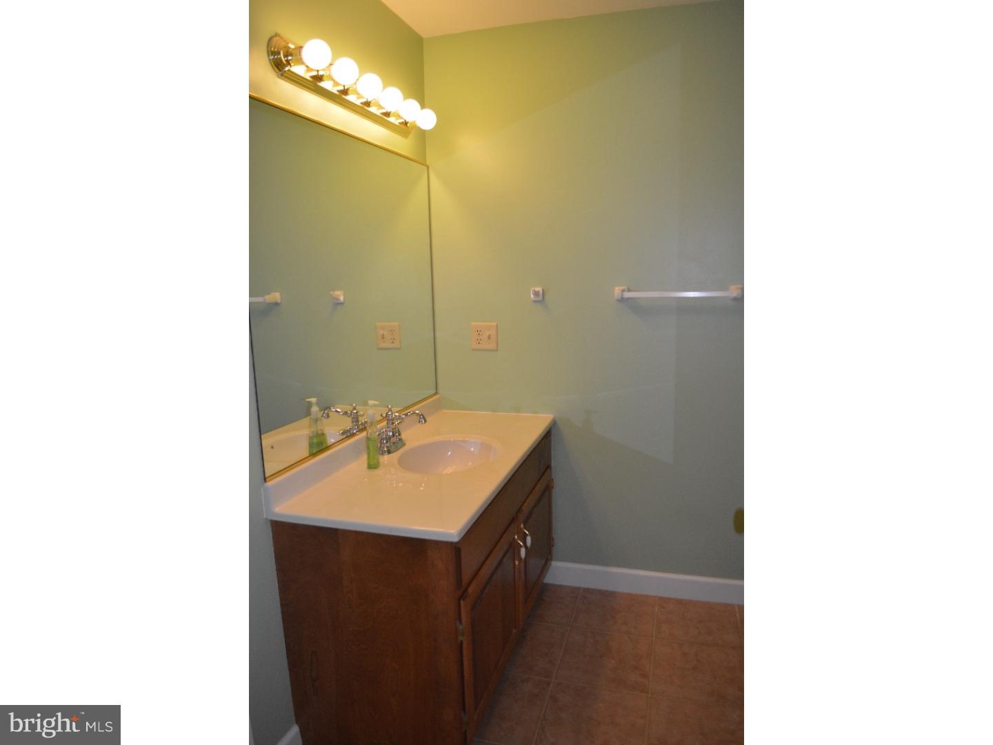 715 Maria Avenue Sinking Spring, PA 19608 - Photo 12 of 25 Gallery Image 12