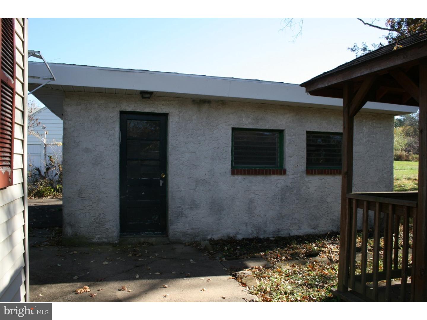 614 Cherry Road Hatfield, PA 19440 - Photo 23 of 24 Garage