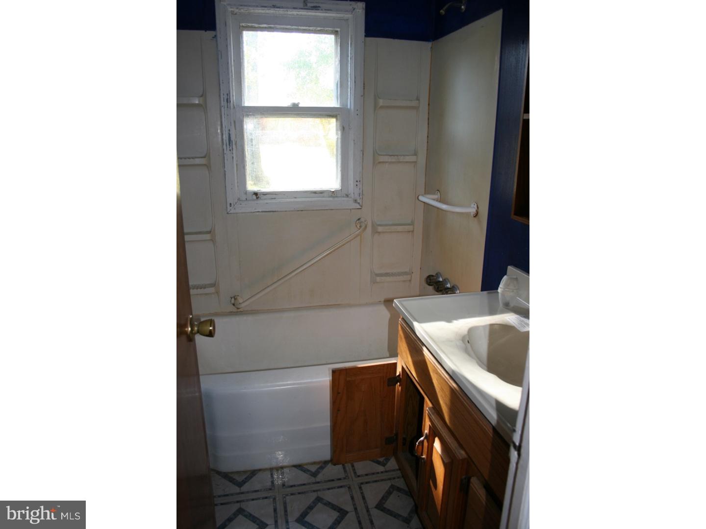 614 Cherry Road Hatfield, PA 19440 - Photo 9 of 24 Bathroom