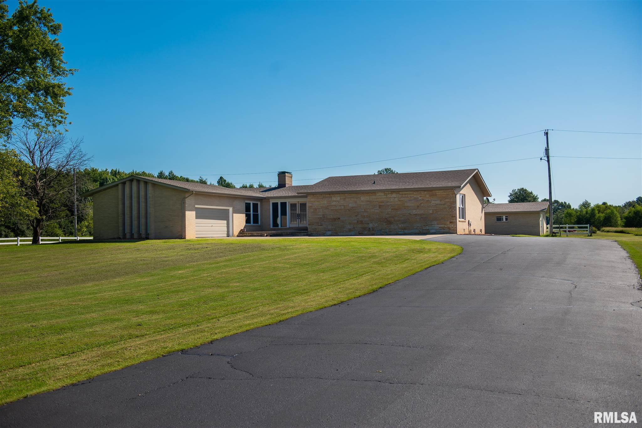 90 Golf Course Road Eldorado, IL 62930 - Photo 2 of 45 Gallery Image 2