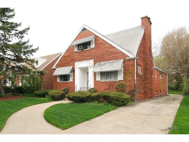 426 Longcommon Road Riverside, IL 60546 - Photo 1 of 10