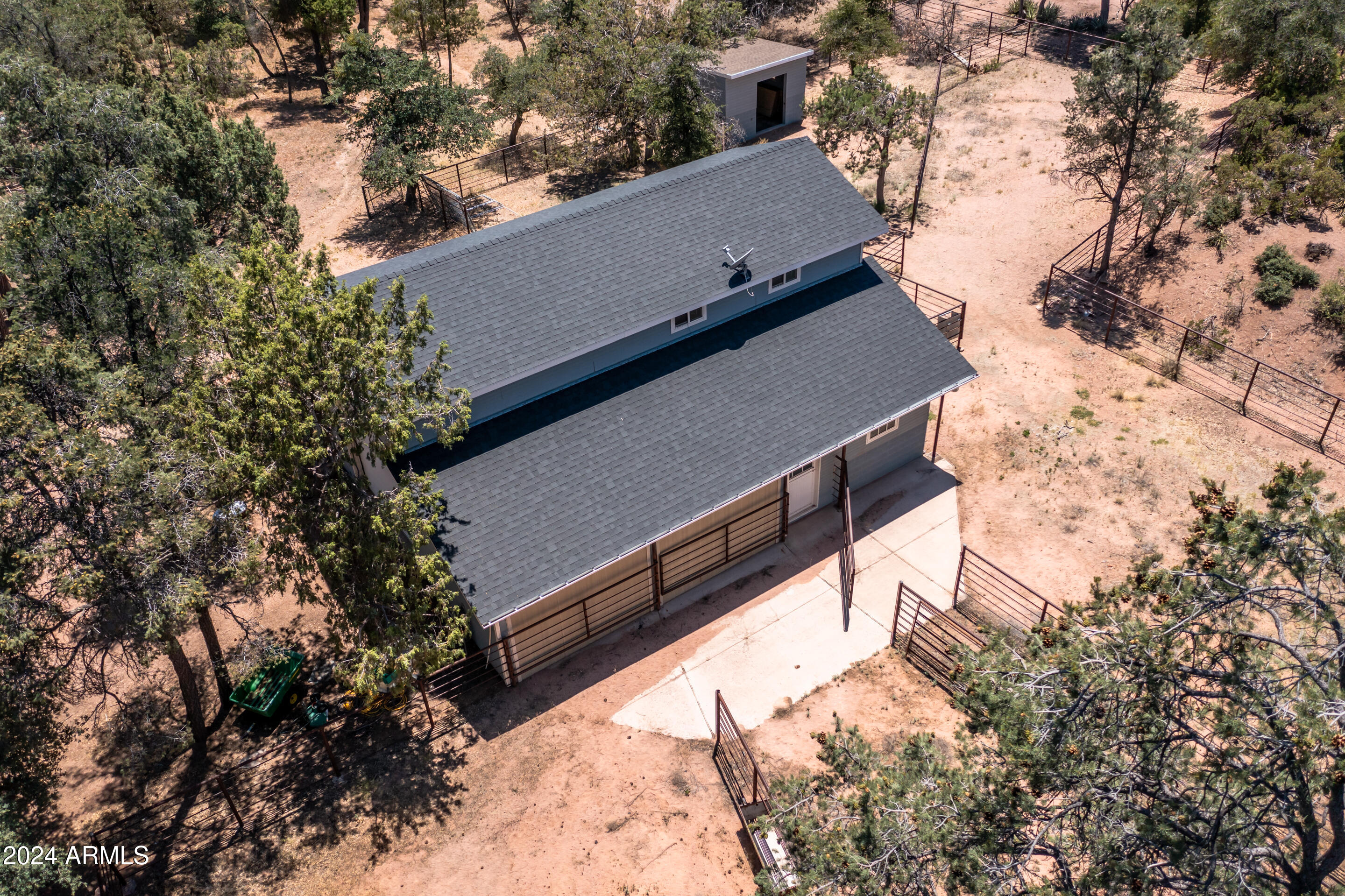 501 North Maranatha Road Payson, AZ 85541 - Photo 15 of 28 barn3