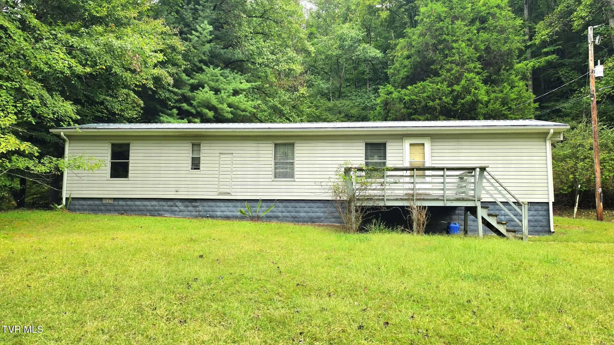 9301 Birchfield Road Pound, VA 24279 - Photo 4 of 24 4