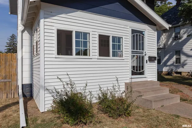 $153,000 | 1610 30th Street, Rock Island, IL 61201