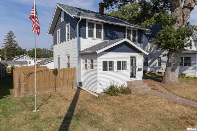 $153,000 | 1610 30th Street, Rock Island, IL 61201