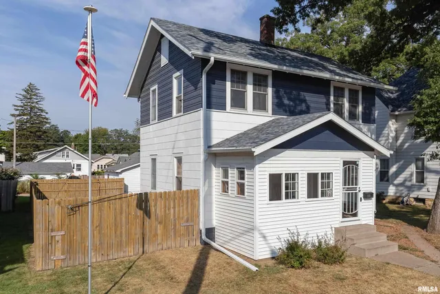 $153,000 | 1610 30th Street, Rock Island, IL 61201