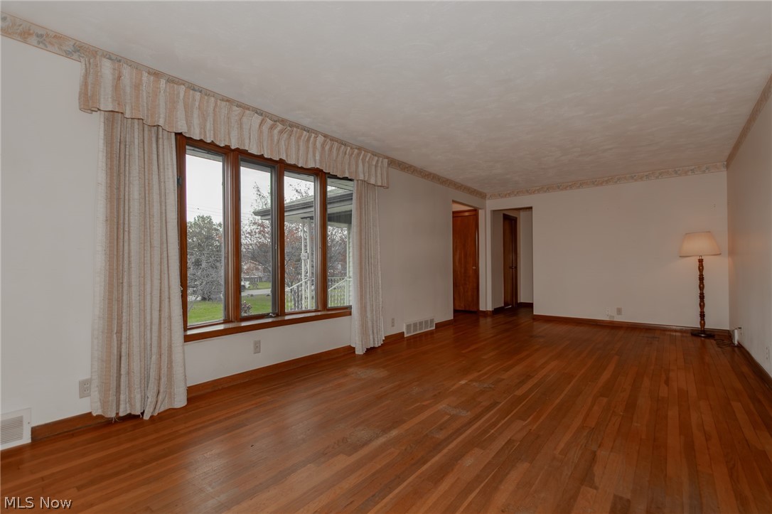 11570 Girdled Road Painesville, OH 44077 - Photo 8 of 38