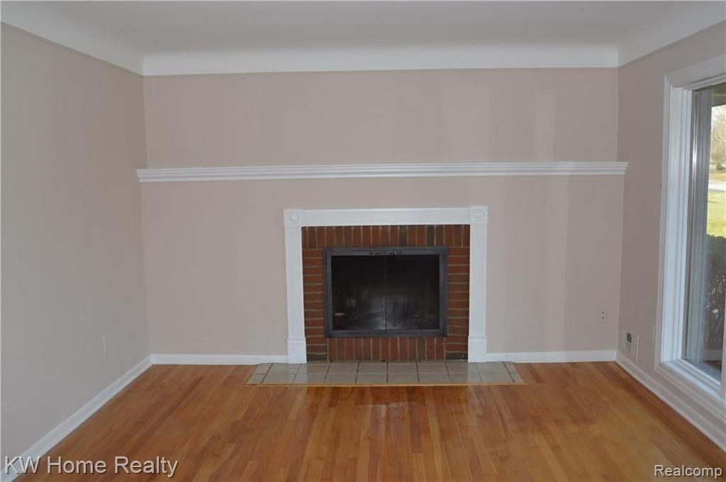 28035 Hawberry Road Farmington Hills, MI 48331 - Photo 9 of 38