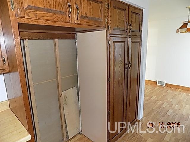 2002 Washington Street Ishpeming, MI 49849 - Photo 7 of 24