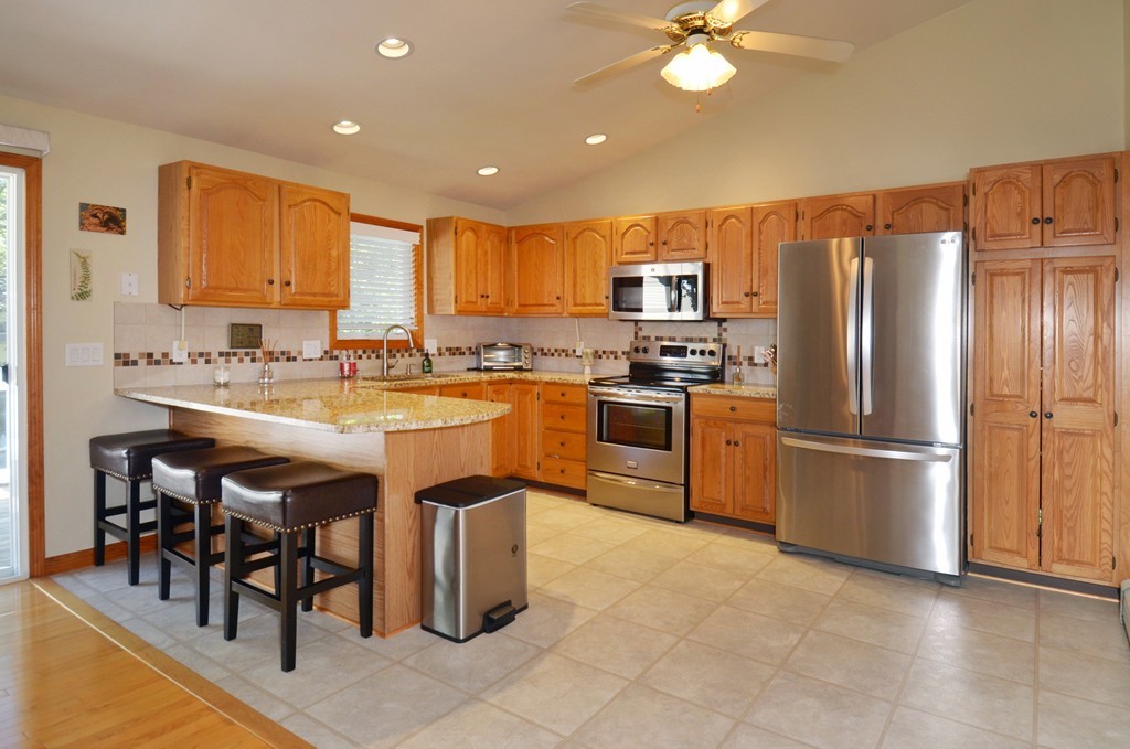 4 Allison Road, Unit 4 Northborough, MA 01532 - Photo 8 of 30 Gallery Image 8