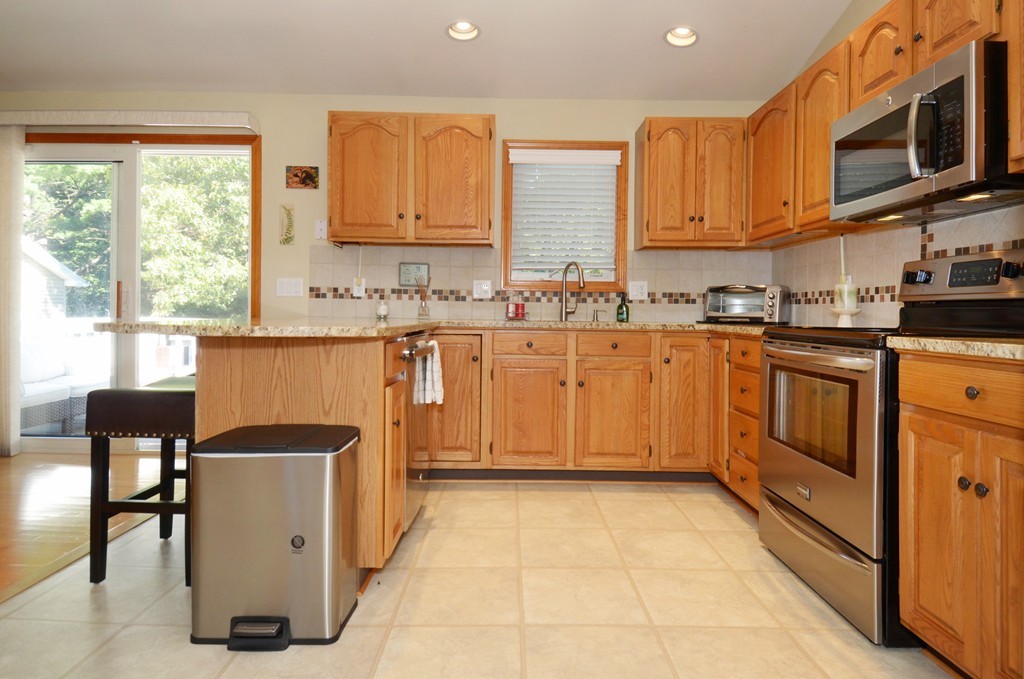 4 Allison Road, Unit 4 Northborough, MA 01532 - Photo 10 of 30 Gallery Image 10