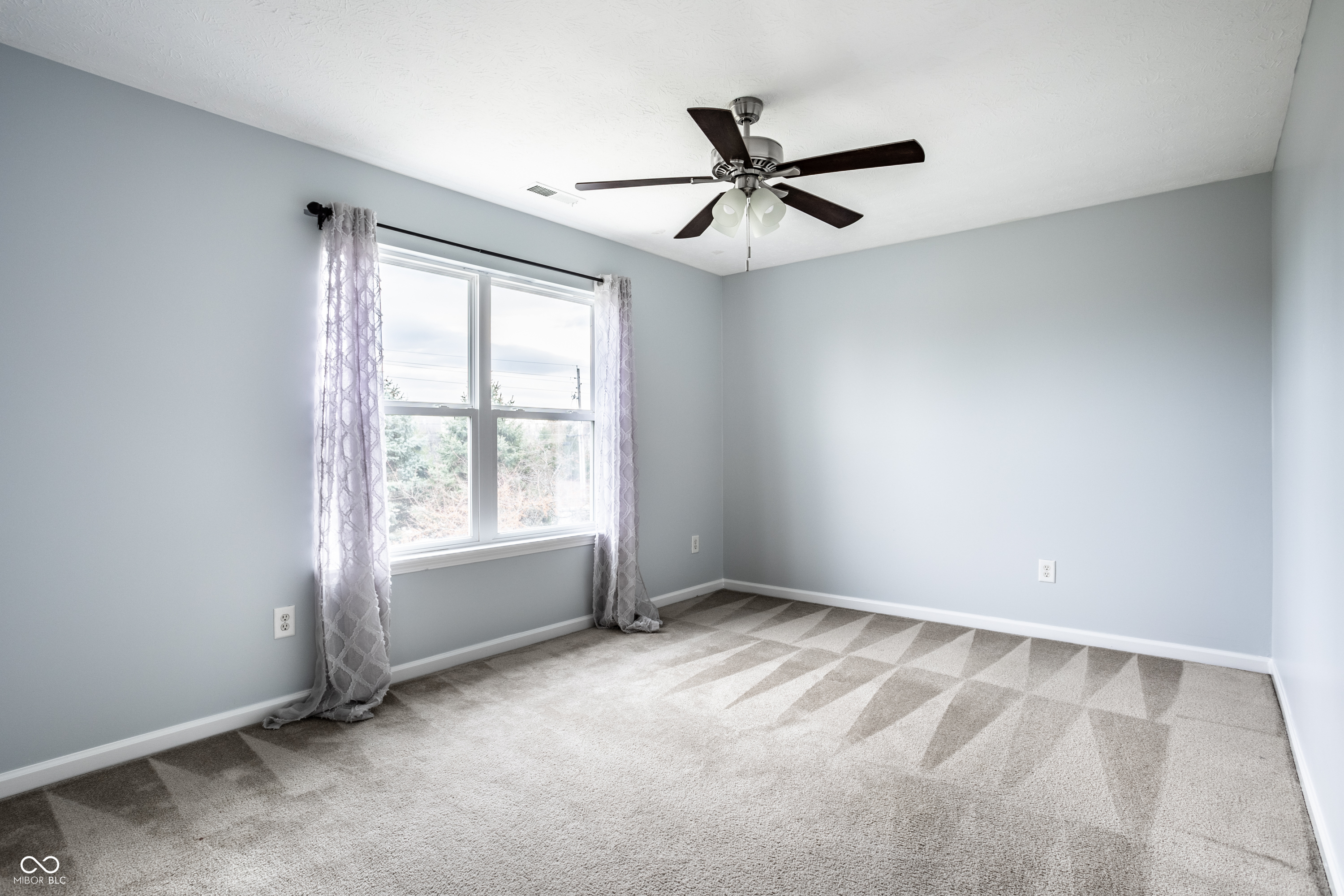 12435 Schoolhouse Road Fishers, IN 46037 - Photo 9 of 46