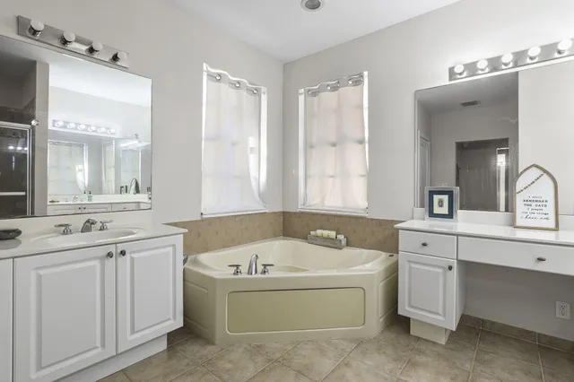 $1,650,000 | 122 Via Castilla, Jupiter, FL 33458