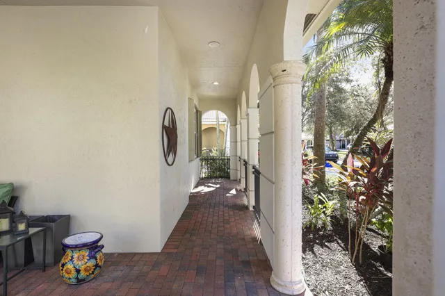 $1,650,000 | 122 Via Castilla, Jupiter, FL 33458