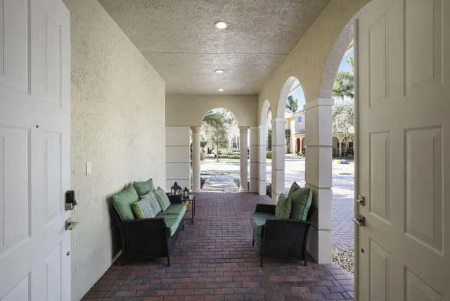 $1,650,000 | 122 Via Castilla, Jupiter, FL 33458