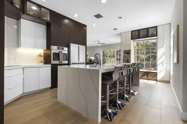 $1,650,000 | 122 Via Castilla, Jupiter, FL 33458