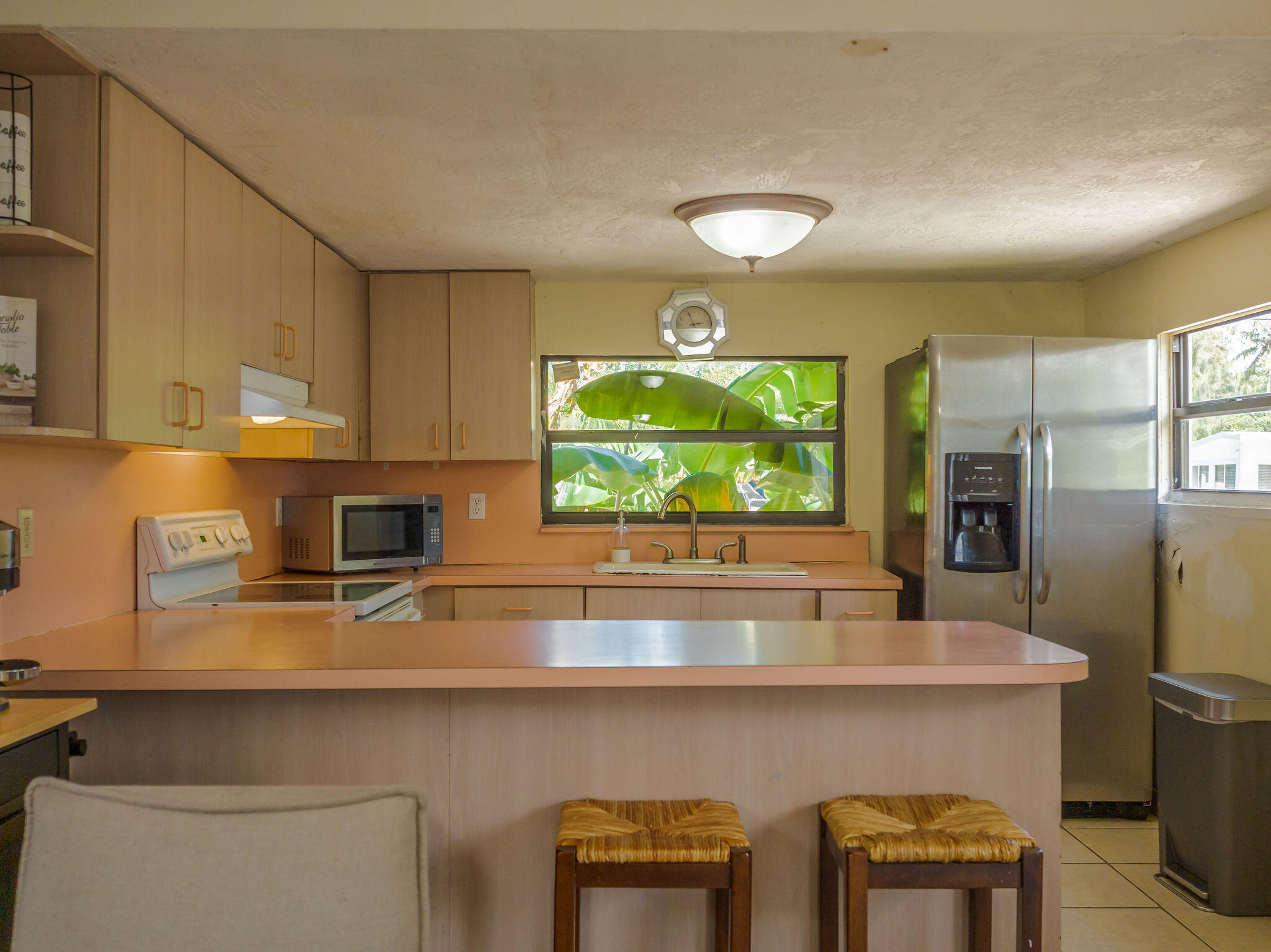 255 Cuba Road Tavernier, FL 33070 - Photo 3 of 32 Barstools at Kitchen Countertop