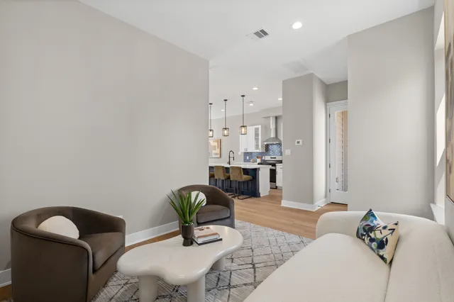 $349,900 | 5824 Highland Sun Lane, Houston, TX 77091