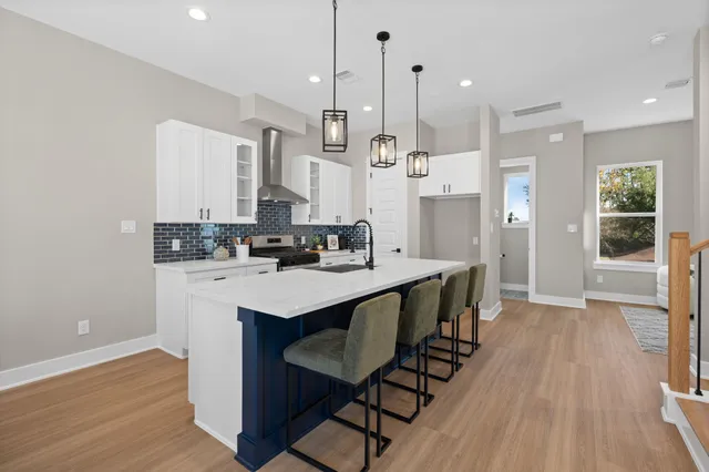 $349,900 | 5824 Highland Sun Lane, Houston, TX 77091