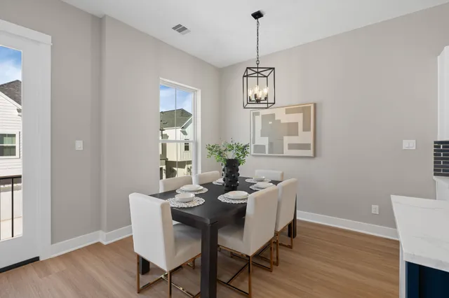 $349,900 | 5824 Highland Sun Lane, Houston, TX 77091