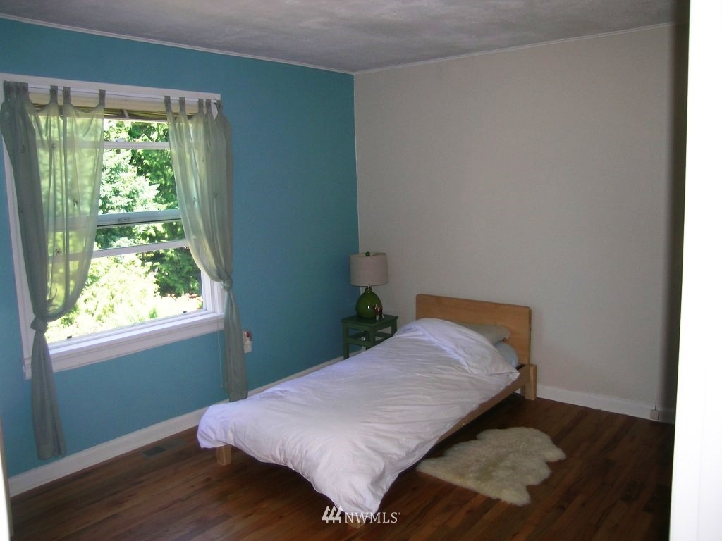 6819 174th Street Southwest Edmonds, WA 98026 - Photo 14 of 15 Gallery Image 14