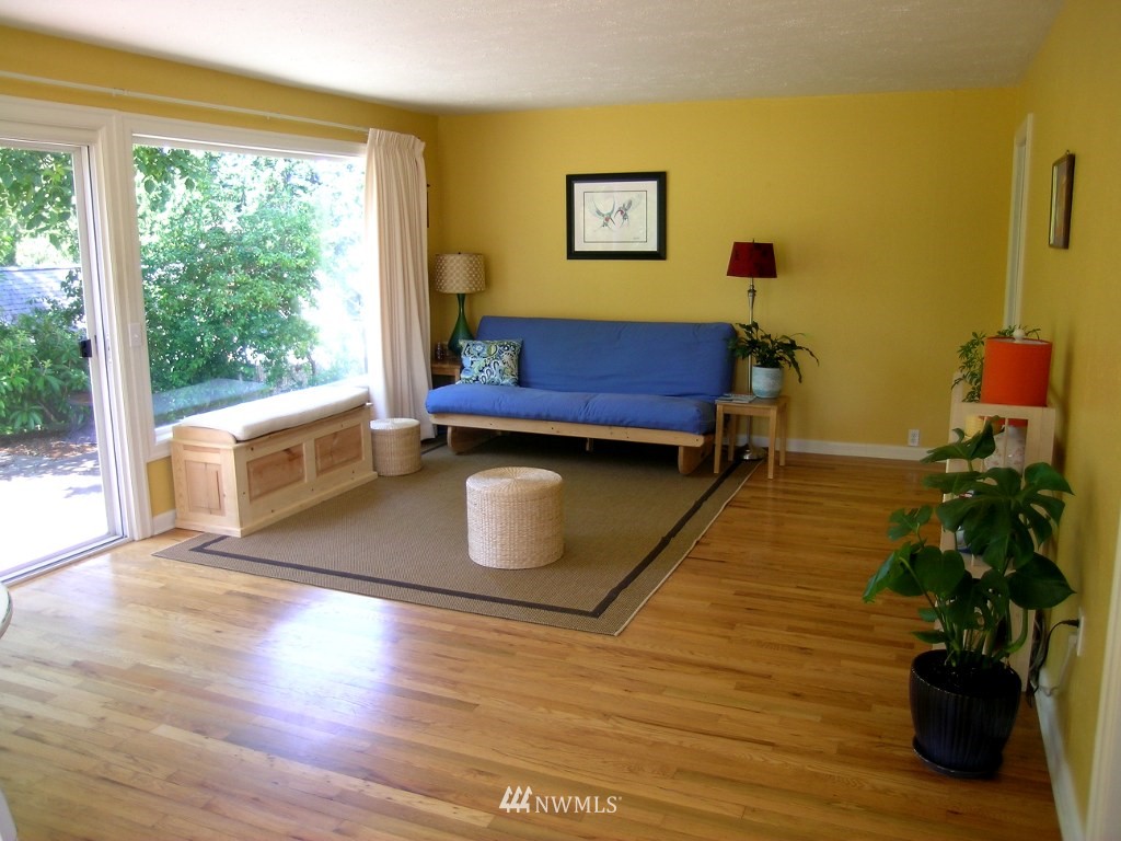 6819 174th Street Southwest Edmonds, WA 98026 - Photo 9 of 15 Gallery Image 9