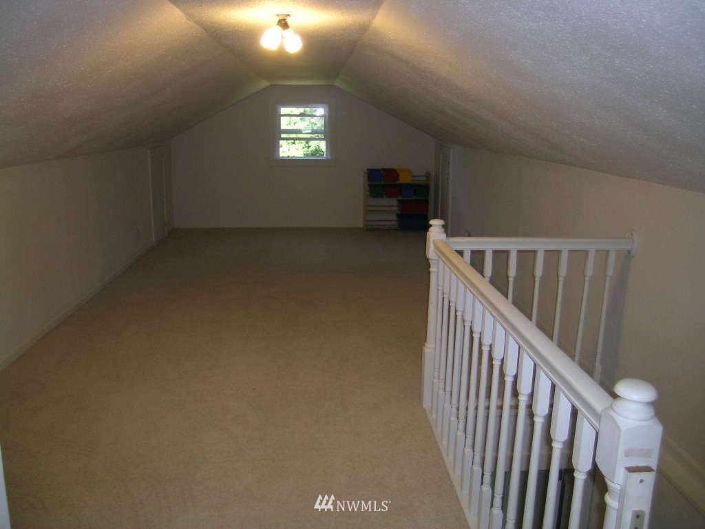 6819 174th Street Southwest Edmonds, WA 98026 - Photo 10 of 15 Gallery Image 10