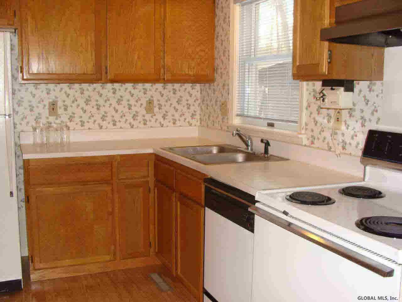8 Goldfinch Road Queensbury, NY 12804 - Photo 3 of 10 Photo 3
