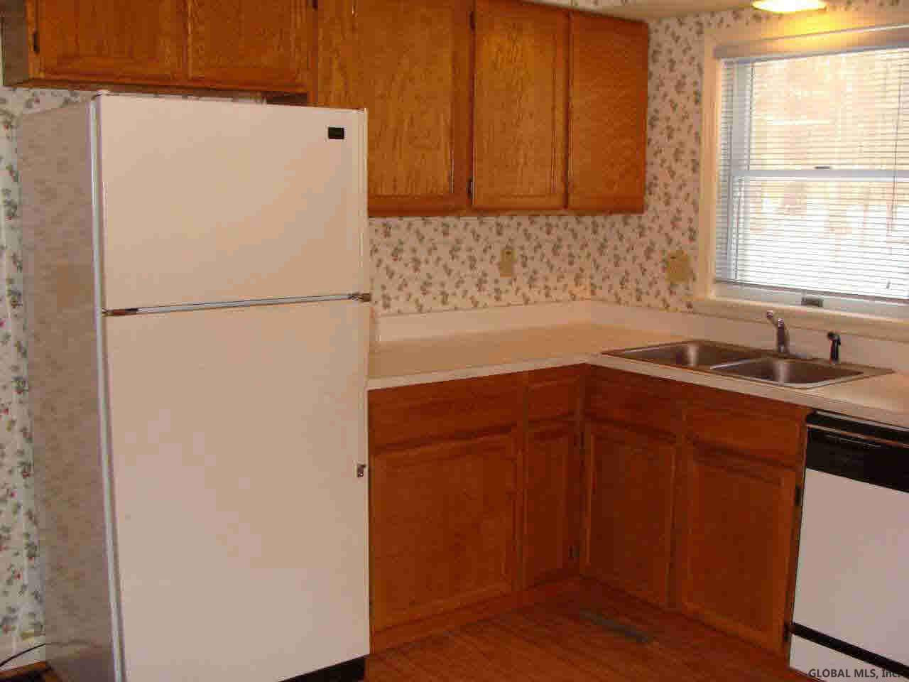 8 Goldfinch Road Queensbury, NY 12804 - Photo 4 of 10 Photo 4