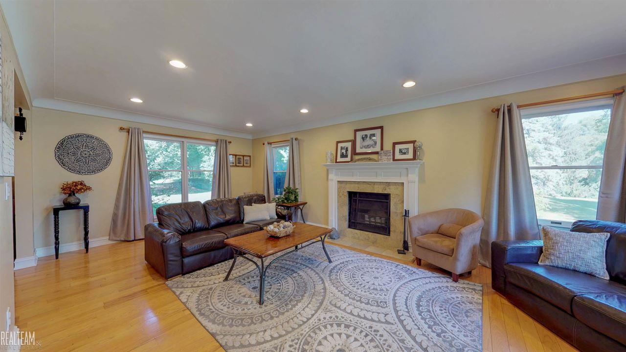 6138 Deguise Court Rochester Hills, MI 48306 - Photo 3 of 35