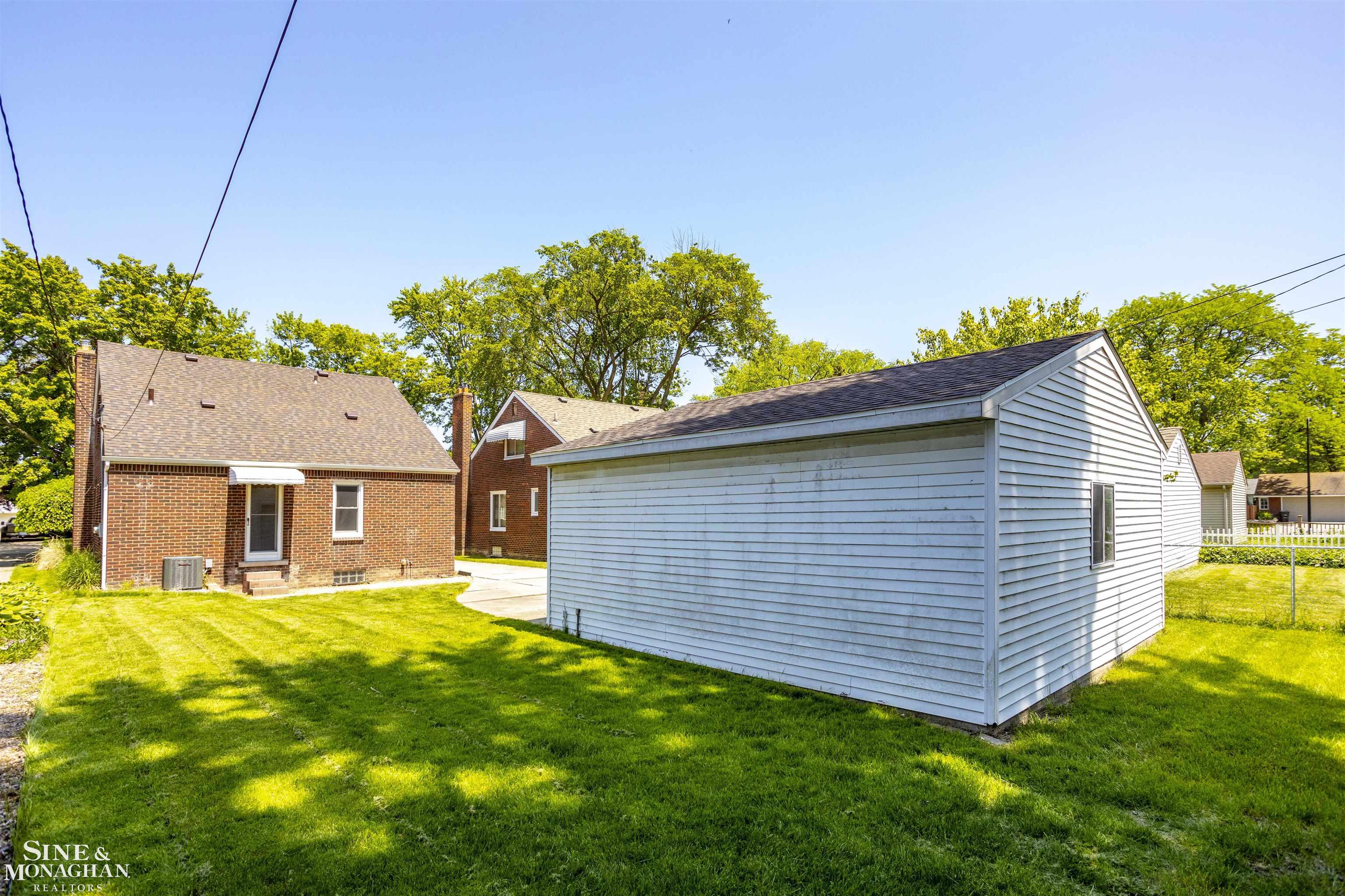 377 Ridgemont Road Grosse Pointe Farms, MI 48236 - Photo 30 of 36
