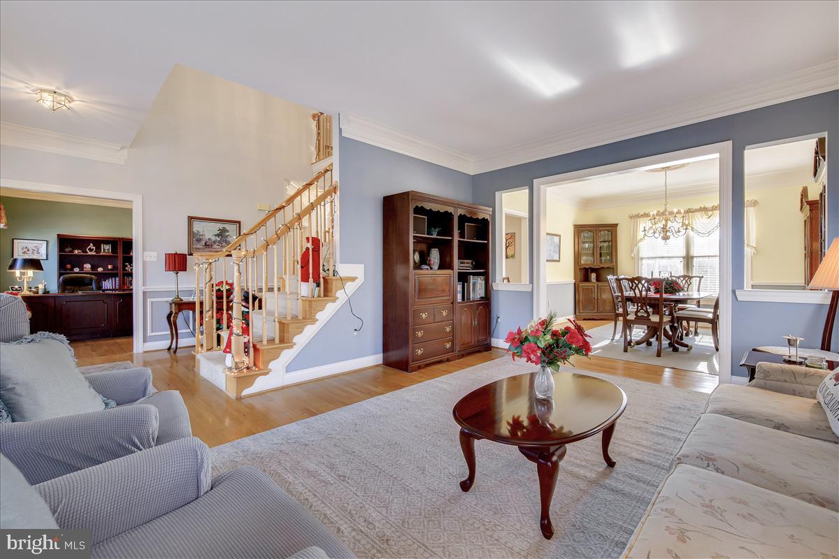 18267 Wickham Road Olney, MD 20832 - Photo 14 of 107 Spacious Living Room