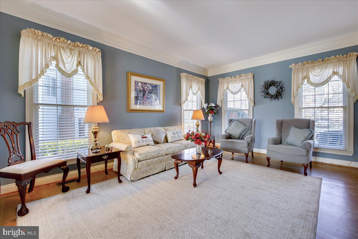 18267 Wickham Road Olney, MD 20832 - Photo 15 of 107 Light -drenched Living Room
