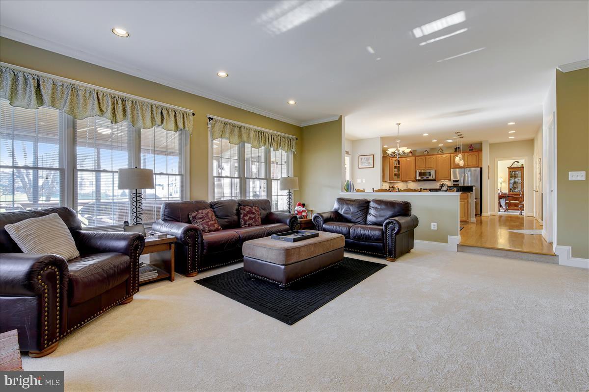 18267 Wickham Road Olney, MD 20832 - Photo 26 of 107 Large, open Family Room