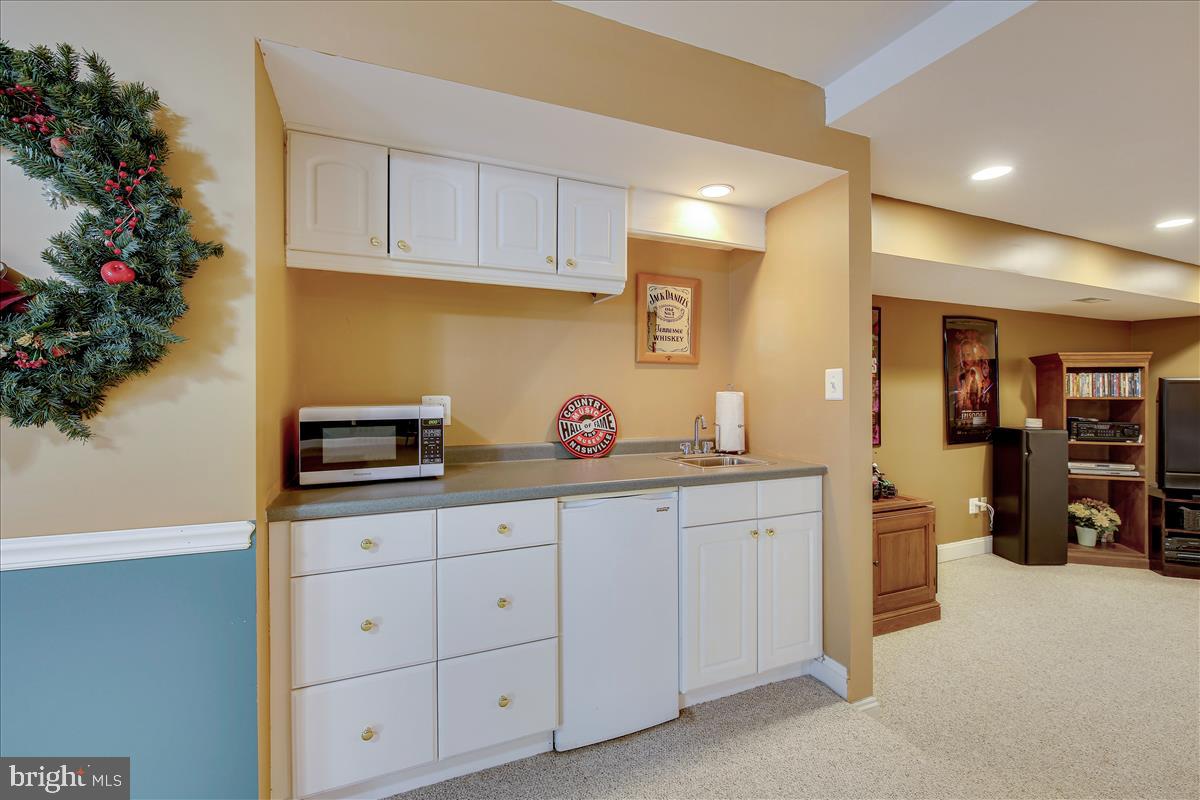 18267 Wickham Road Olney, MD 20832 - Photo 81 of 107 Wet Bar in Rec Room