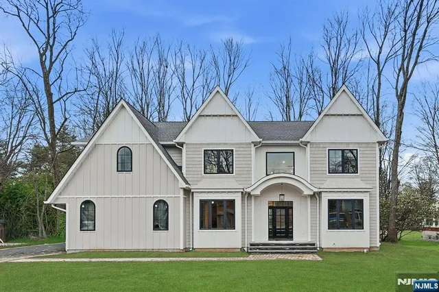 $2,725,000 | 3 Parker Court, Florham Park, NJ 07932
