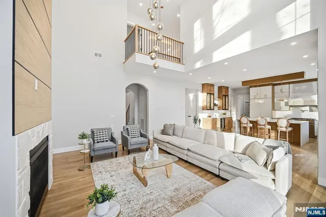 $2,725,000 | 3 Parker Court, Florham Park, NJ 07932