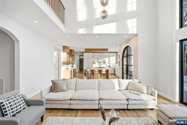 $2,725,000 | 3 Parker Court, Florham Park, NJ 07932