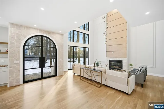 $2,725,000 | 3 Parker Court, Florham Park, NJ 07932