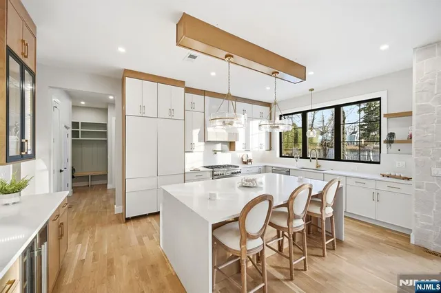 $2,725,000 | 3 Parker Court, Florham Park, NJ 07932