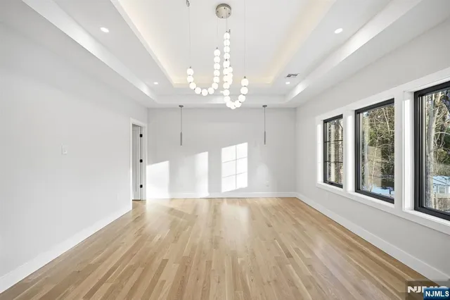 $2,725,000 | 3 Parker Court, Florham Park, NJ 07932