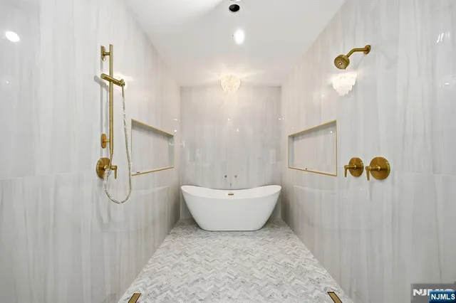 $2,725,000 | 3 Parker Court, Florham Park, NJ 07932