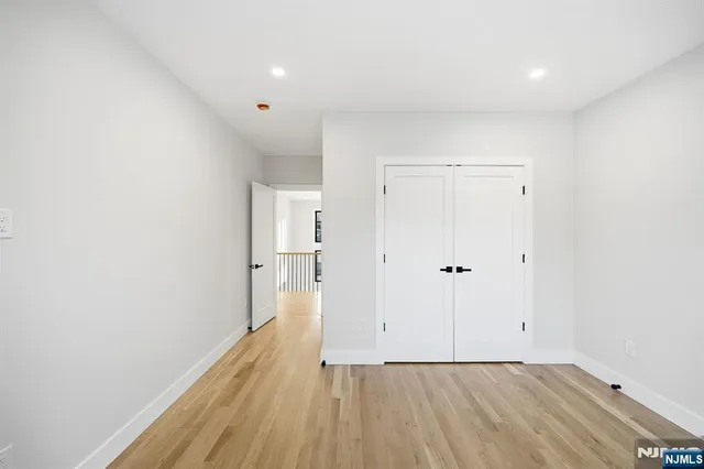 $2,725,000 | 3 Parker Court, Florham Park, NJ 07932