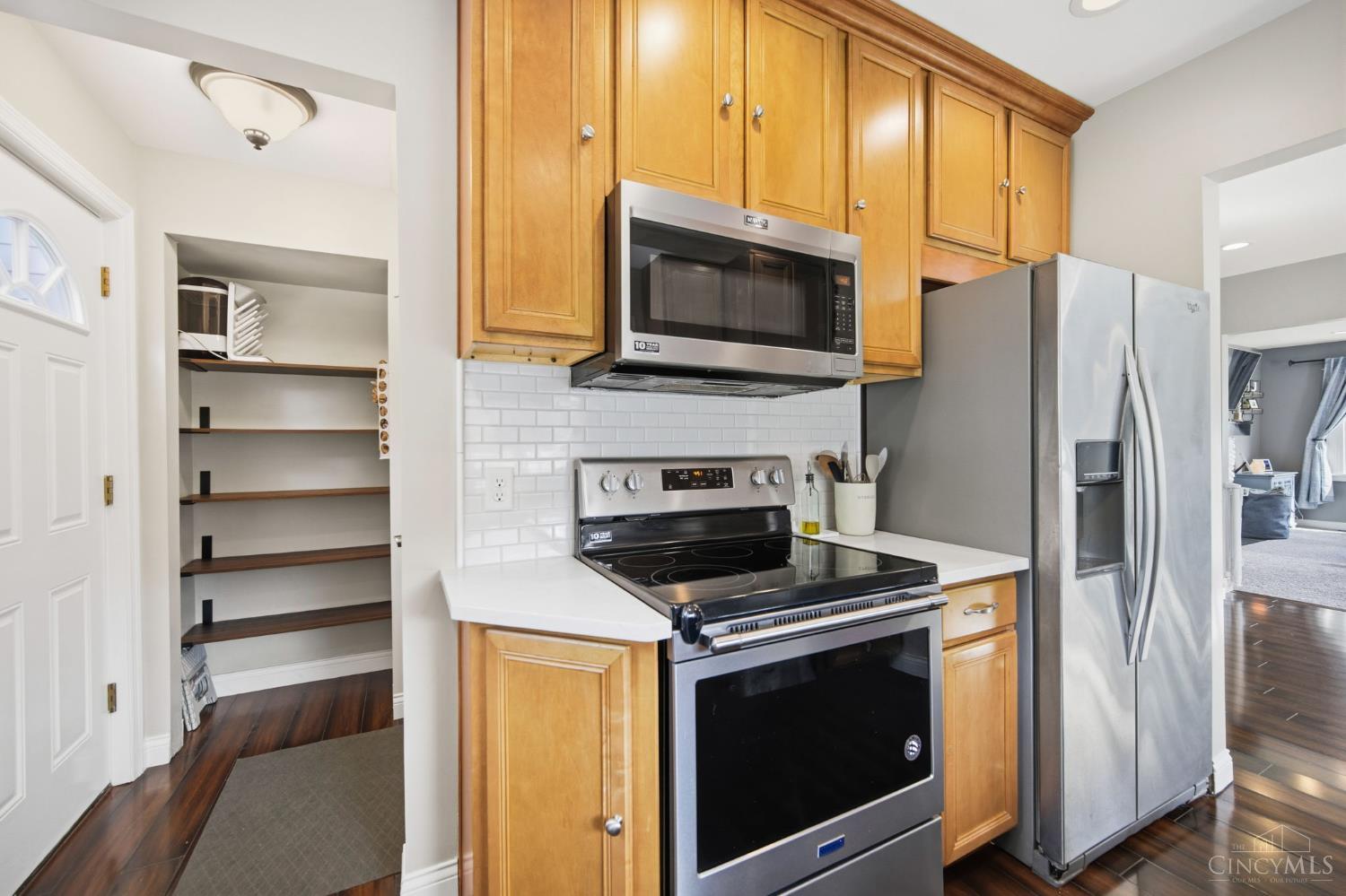 3654 Boomer Road Cincinnati, OH 45247 - Photo 12 of 33 Gallery Image 12