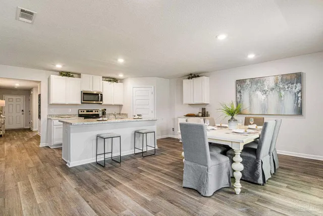 $299,900 | 9328 3 Hollow Road, Jay, FL 32565