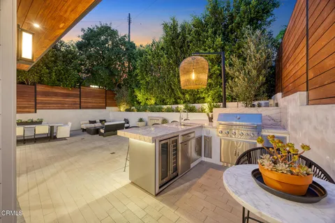 $2,499,000 | 10747 Valleyheart Drive, Studio City, CA 91604